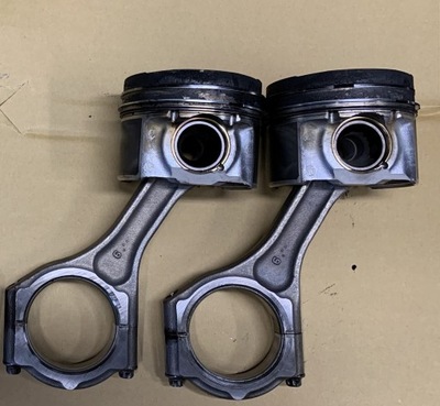 Поршень шатун правый subaru forester iii 2.0 d 09r фото №1