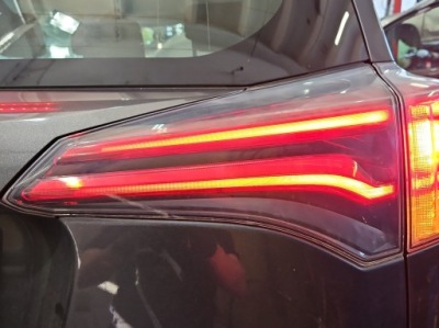 Лампа задняя правая osad od салон led с крышки 16-18 toyota rav4 iv hb фото №1