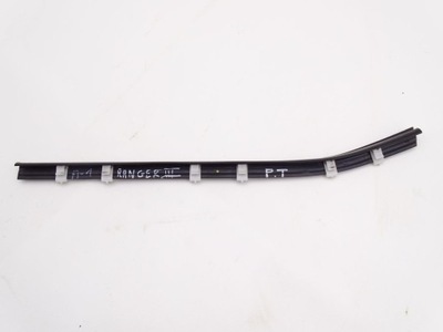 Ford ranger iii mazda bt-50 06-11 молдинг уплотнитель правый задняя 4d фото №1