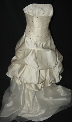 f* Piękna suknia ślubna drapowana 38