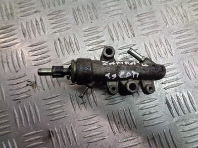 Розподільник пального opel zafira b 1.9 cdti фото №1