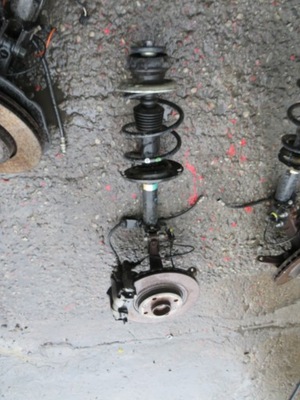 Поворотный кулак левая dacia sandero фото №1