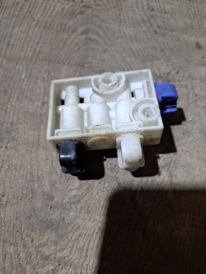 Клапан регулирующий высота сиденье isri renault dxi volvo fh fm fe fl фото №1