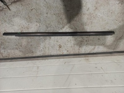 Молдинг скребок стекло przdnia левая mercedes w212 фото №1