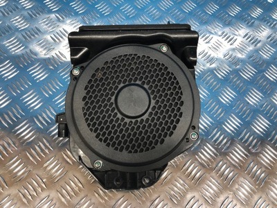 KIA STINGER KAIRYSIS GARSIAKALBIS SUBWOOFER HARMAN 