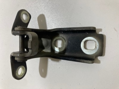 Chevrolet camaro vi 2016+ петля дверь перед нижний левый фото №1