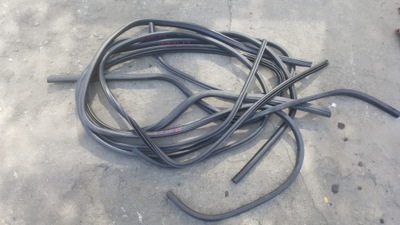 Прокладка двері кришки багажника jeep patriot фото №1