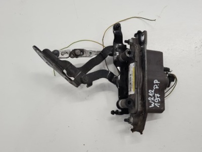 Mercedes w212 петля капот правий 197 a2129066301 фото №1