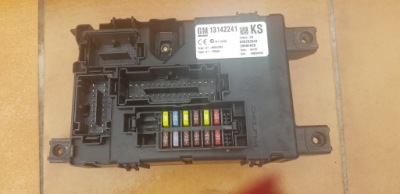 Opel corsa d модуль коробка запобіжників 13142241 фото №1