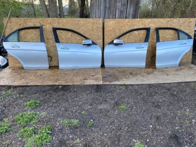 Двері передні задні l p mercedes c-class w204 972 фото №1