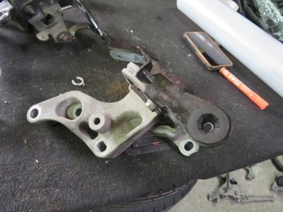 Кронштейн кронштейн 112841371r renault trafic фото №1