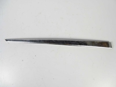 Mercedes w126 молдинг стойку стекло дверь левый перед фото №1