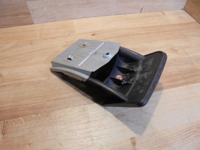 Попільничка nissan micra k12 68855ax фото №1