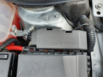 Крышка коробка предохранителей opel astra j фото №1