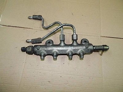 Молдинг упорскування mazda 5 2.0d rf7j 05-10 kpl фото №1