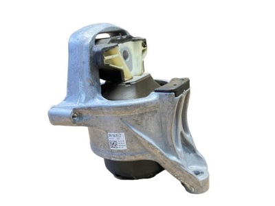 Audi a4 a5 8w b9 подушка двигателя правая 8w0199372ct фото №1