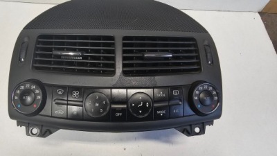 Mercedes панель обдув кондиционера 2118300490 europa фото №1