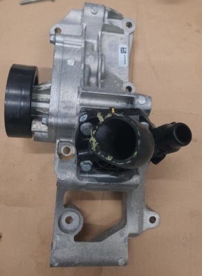 Bmw f39 f45 f48 mini f54 f60 насос води основа термостат idealna фото №1