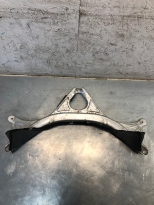 Балка кронштейн поперечний audi a6 c7 4g0805645b фото №1