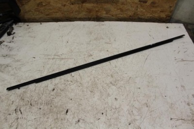 Subaru xv crosstrek молдинг ущільнювач задня права фото №1