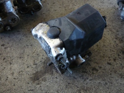 Насос тормозная abs mercedes w124 r129 w201 w126 0265200043 фото №1