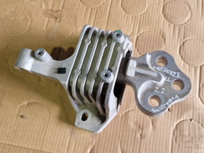 Jeep cherokee kl 2.2 подушка коробки кронштейн фото №1