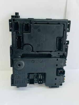 Модуль запобіжників коробка peugeot 206 962646088003 s105672300g фото №1