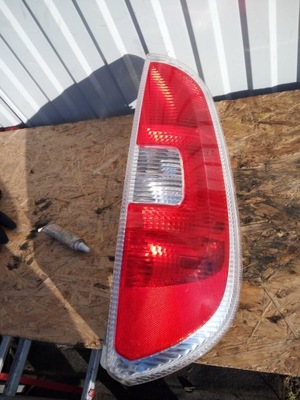 Skoda roomster лампа права задня фото №1