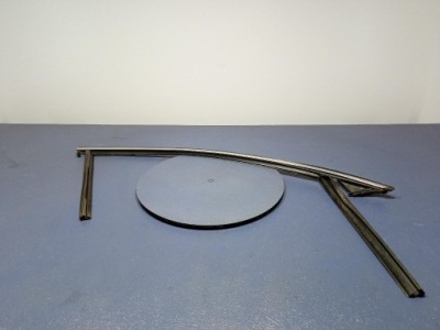 Volvo v90 ii молдинг прокладка стекло дверь правый перед 31849230 фото №1