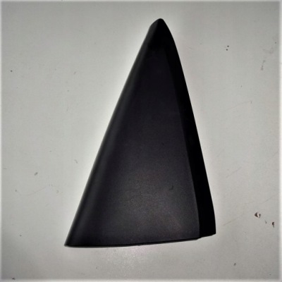 Trójkącik задний правый na дверь toyota yaris iii фото №1