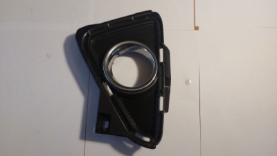 Решітка рамка протитуманної фари ліва лівий перед toyota rav4 iv 15-18 фото №1