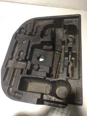 Пена пенополистирол вкладыш багажника mercedes w251 фото №1