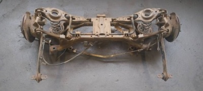 Балка вісь  підвіска задній mazda 3 1 bk фото №1