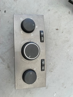 Opel astra h lift - панель кондиционера 13231051 фото №1