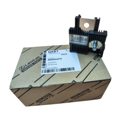 Клемма предохранитель toyota yaris iq verso-s 8262052070 фото №1