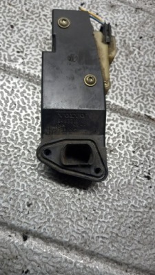 Привід кришка заливної volvo s60 02r 9483311 фото №1