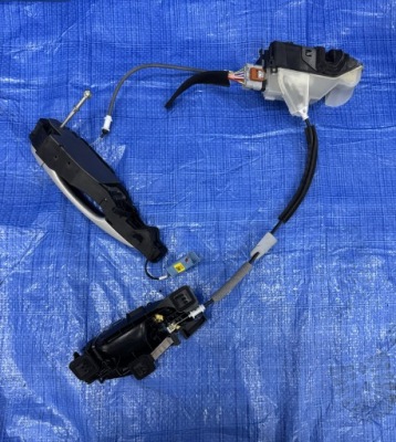 Замок ручка двері перед лівий ds7 9820341080 98201555vv фото №1