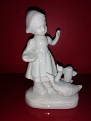 Unikatowa figurka dziewczynka z gąskami gęsiarka pasterka