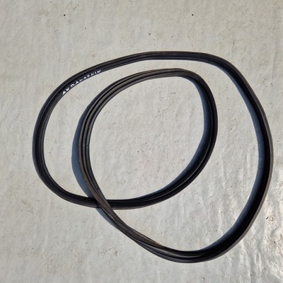 Opel astra k kombi прокладка крышки задняя багажника фото №1