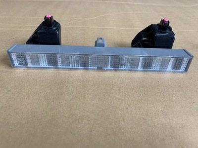 Лампа третій світло стоп-сигнал toyota 81570-05100 фото №1