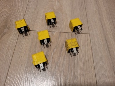 Mercedes sl r230 audi реле жовтий tyco 0025421419 фото №1