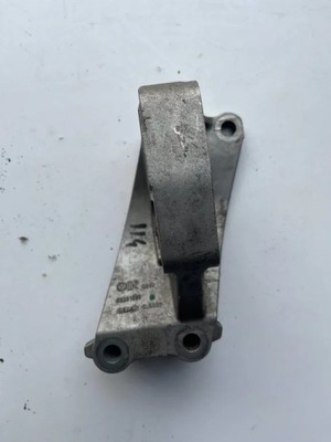 Alfa romeo giulietta кронштейн опора полуось 55251320 фото №1