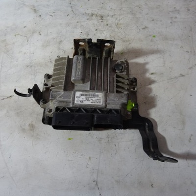 Kia venga 1.4crdi блок управления 39130-2a302 фото №1