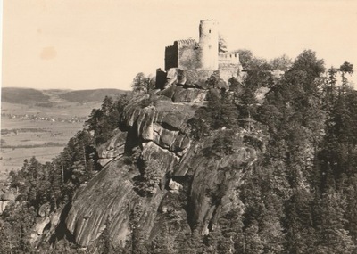 JELENIA GÓRA-SOBIESZÓW. Zamek Chojnik