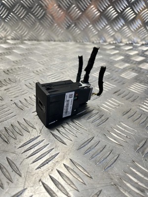 Ganizdo port usb hub ford focus mk4 18- hs7t-14f014-ad фото №1