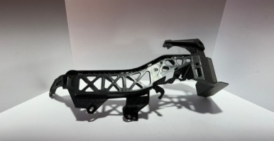 Subaru impreza vi- crosstrek напрямна бампера правий перед фото №1