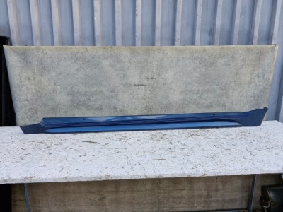 Toyota corolla e21 kombi молдинг поріг ліва 75860-02220 фото №1