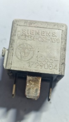 Реле siemiens bmw v23134c52x90 фото №1