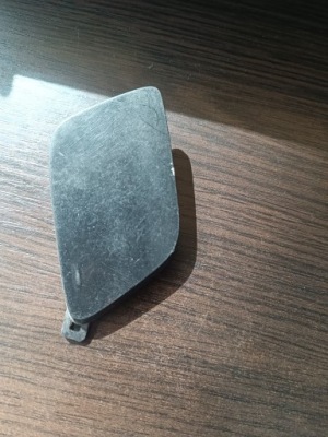 Volvo v40 заглушка hak бампер перед 31425399-2 фото №1