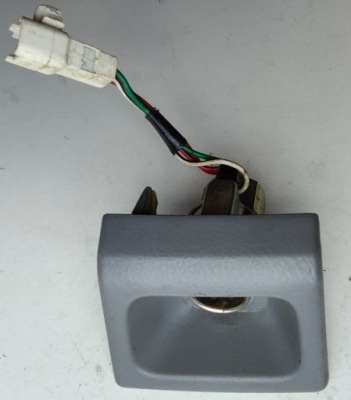 Разъём прикуривателя toyota avensis verso фото №1